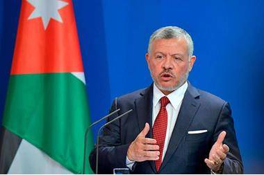 مديرية الدفاع المدني تهنئ بعودة الملك إلى أرض الوطن