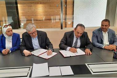 مذكرة تفاهم بين الحديقة النباتية الملكية والوطني للبحوث الزراعية