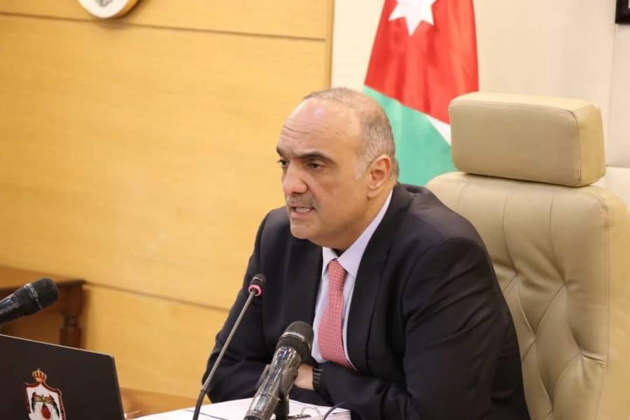 بالاسماء...رئيس الوزراء يسمّى ممثلي الجهات الواردة في قانون الإدارة المحلية أعضاءً في مجالس المحافظات