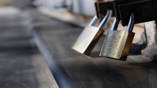 إغلاق منشأتين في جرش لعدم إتمام إجراءات التراخيص اللازمة