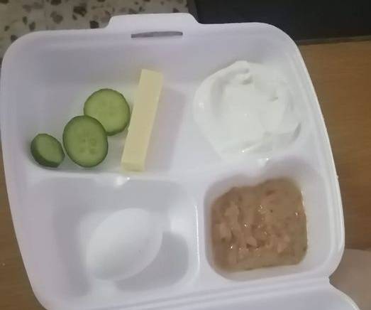 كوادر صحية تشكو سوء اوضاع وجبات السحور – صورة