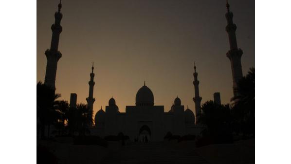 أمسيات رمضان بين اليوم والأمس .. مشهد فني عند البعض وديني عند البعض الآخر