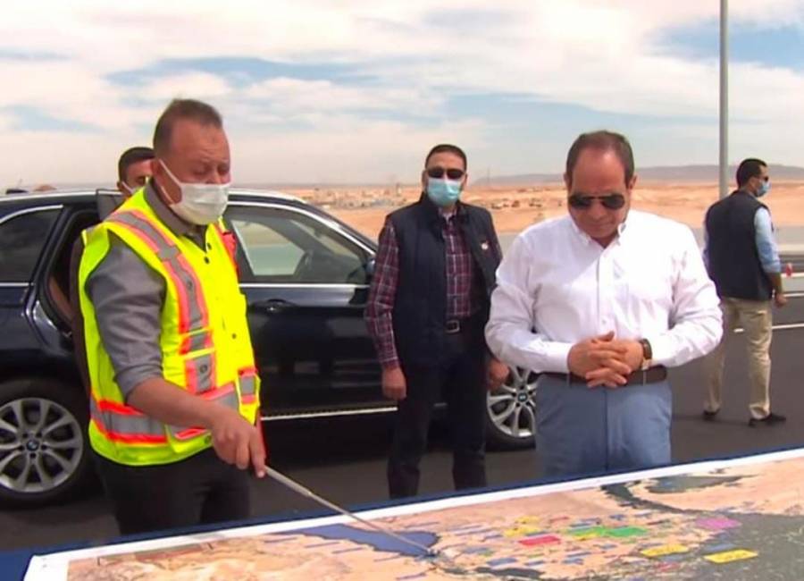 السيسي يتفقد أعمال تطوير امتداد طريق القاهرة