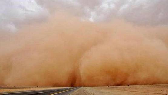 عاصفة غبارية تجتاح الأردن