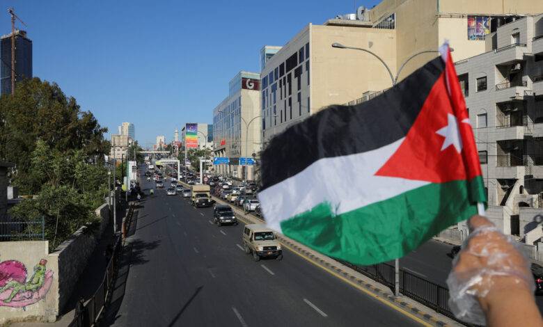 هل انتهى فيروس كورونا ؟ طبيب أردني يجيب