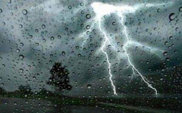 توقعات بهطول أمطار رعدية شرق المملكة خلال ساعات