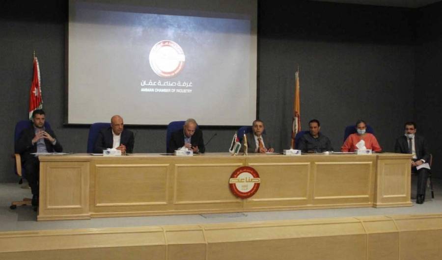 الجغبير: مشروع الطاقة الشمسية يعزز الصناعة الوطنية