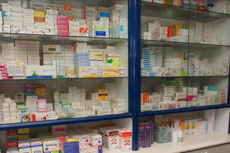 لماذا أقرت الحكومة النظام المعدِّل لفحص الأدوية؟