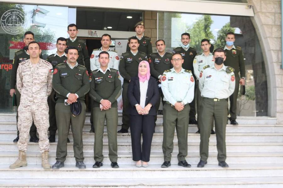 غرفة تجارة الزرقاء تستقبل وفد كلية الأمير الحسين الفنية العسكرية