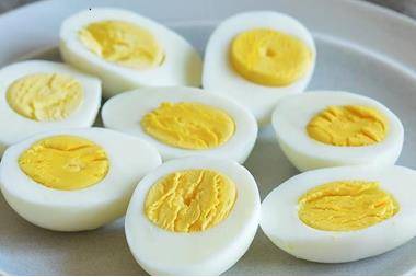 الغذاء والدواء تحذر من السالمونيلا في بيض المادة