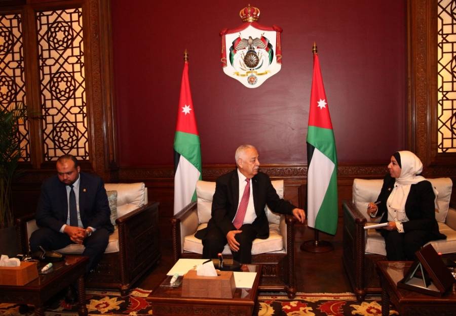 العيسوي يلتقي وفدًا من طلبة قسم العلاقات العامة والإعلان في جامعة اليرموك