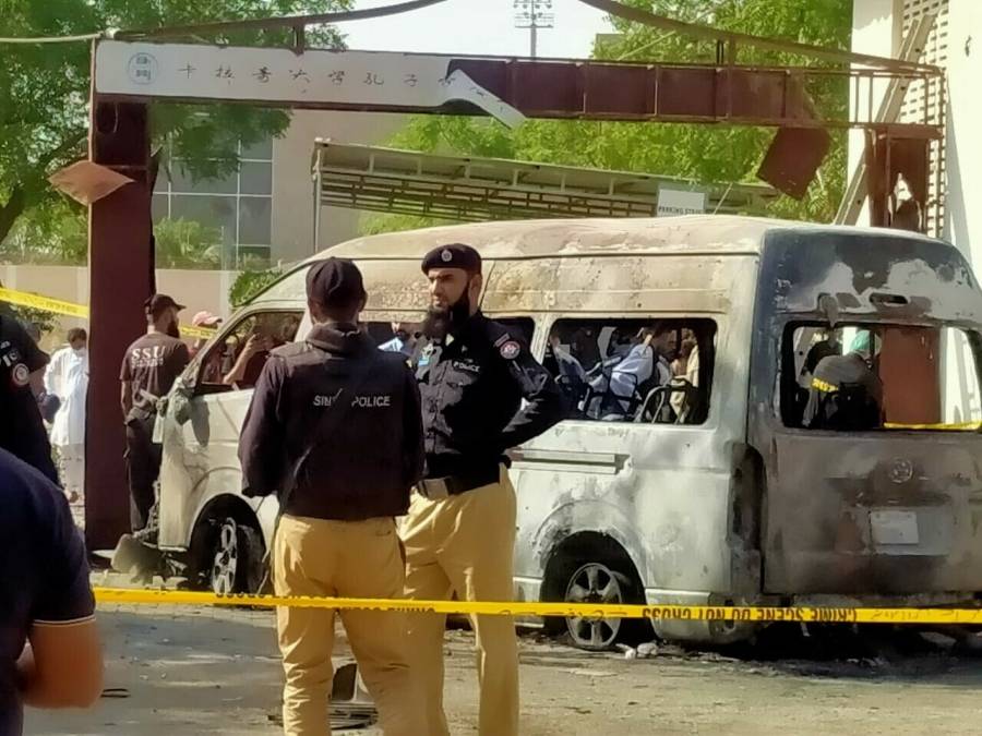 عاجل ...انفجار في كراتشي يودي بحياة ثلاثة صينيين وباكستاني...صور