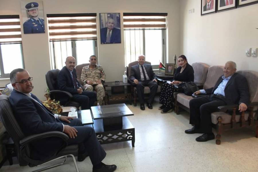 بحث التعاون بين الهيئة الهاشمية للمصابين العسكريين والكلية الجامعية العربية للتكنولوجيا...صور