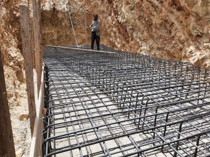 البدء بتنفيذ عدد من الجدران الإستنادية بمناطق عجلون الكبرى