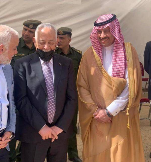 السفير السعودي يدشن هدية تمور من خادم الحرمين الشريفين للأردن
