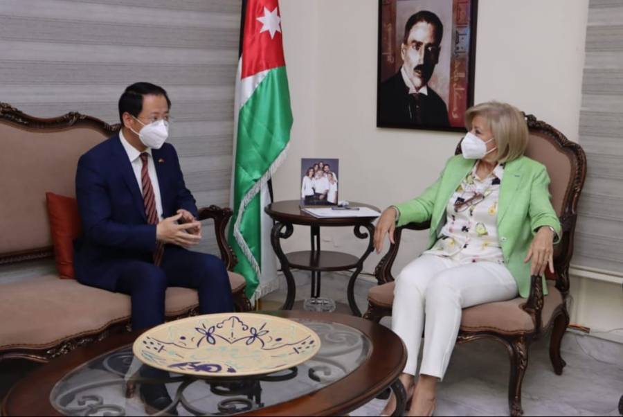 وزيرة الثقافة تلتقي السفير الصيني