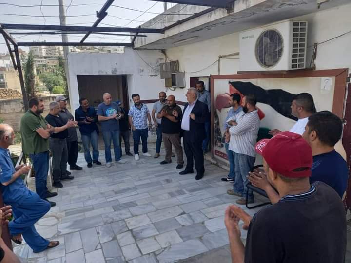 بلدية الفحيص تكرم عمال الوطن وقسم الحركة والخدمات