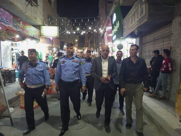 رئيس بلدية جرش يتفقد الأسواق ويستمع للمواطنين _صور