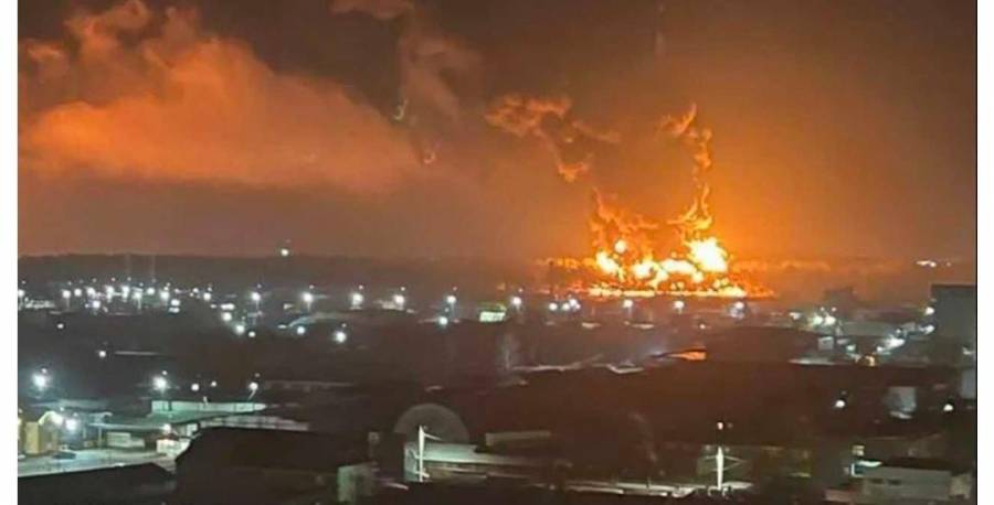 طائرات أوكرانية تقصف محطة نفط روسية...تفاصيل