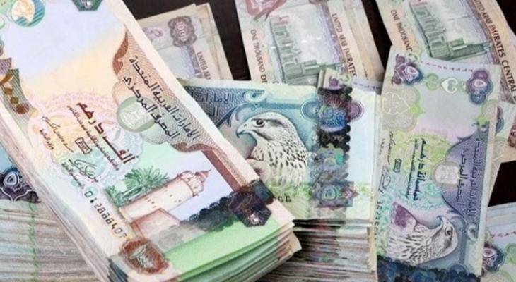 عملات (العيدية) تنفد من بعض البنوك الإماراتية