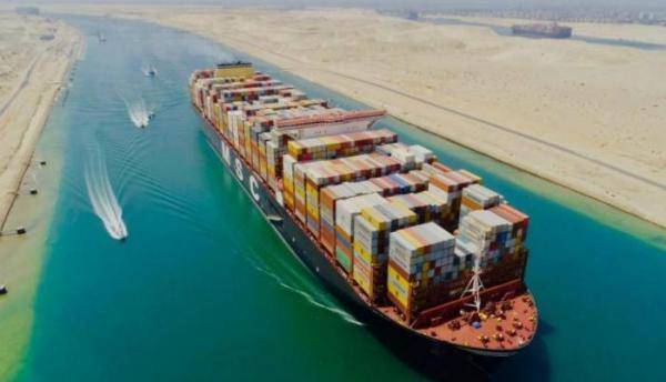 قناة السويس تسجل رقما قياسيا غير مسبوق