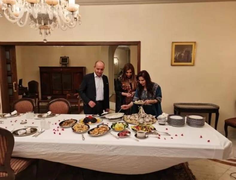 ماذا قال العضايلة عن المنسف وعن تقاليد القهوة العربية.