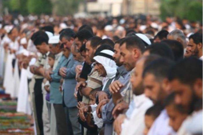 الافتاء توضح حكم التهنئة بالعيد بعد انقضاء الصلاة