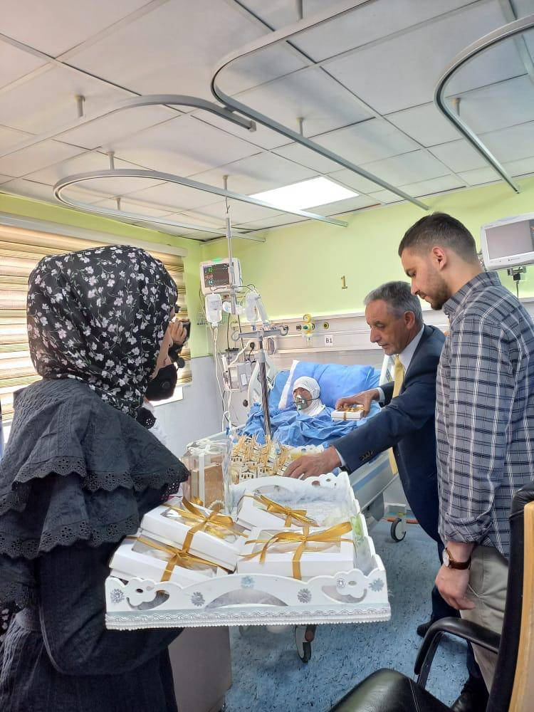 مستشفى المقاصد يحتفل مع المرضى بعيد الفطر المبارك