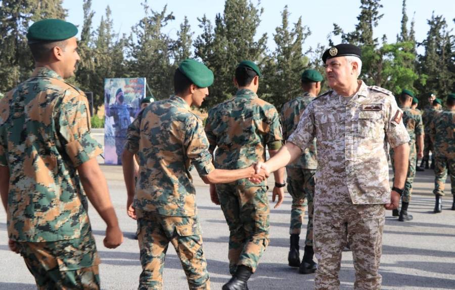 رئيس هيئة الأركان المشتركة يشارك نشامى القوات المسلحة فرحة أول أيام عيد الفطر السعيد....صور