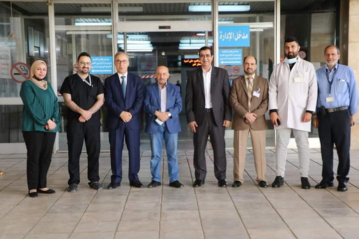 ملحم يتفقد سير العمل في مستشفى الجامعة الأردنية أول أيام العيد ويهنئ الموظفين