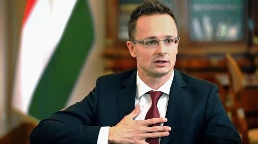 وزير: المجر لن تدعم فرض عقوبات على شحنات النفط والغاز الروسية