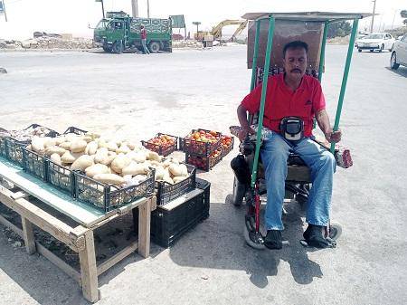 الكرك: أربعيني من ذوي الإعاقة يواجه الحياة بالعطاء