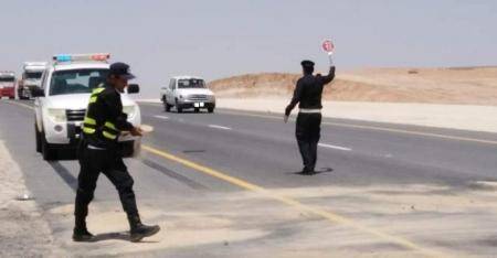 ضبط مركبة شحن محملة بـ 19 راكبا في الصندوق الخلفي