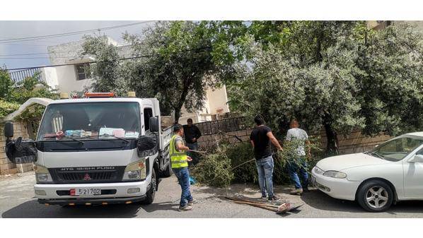 بلدية السلط الكبرى تواصل تقديم اعمالها الخدمية خلال عطلة العيد