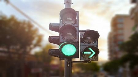 خطة مرورية لاستخدام الإشارات الذكية في إربد