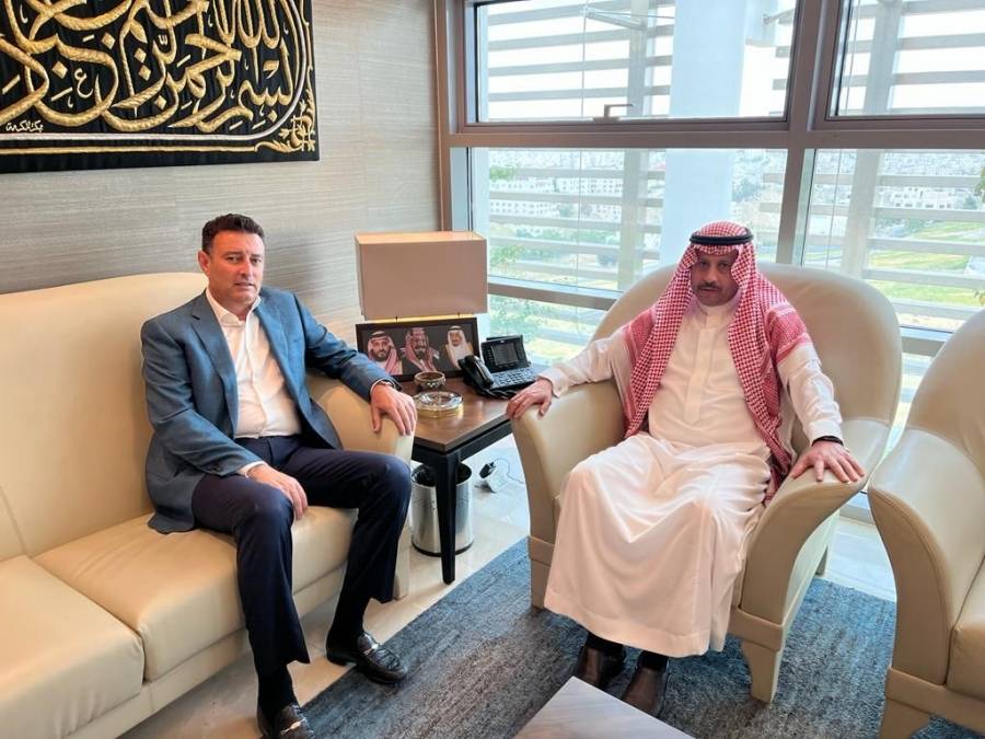 السفير السعودي لدى الأردن يستقبل نائب رئيس مجلس النواب احمد الصفدي