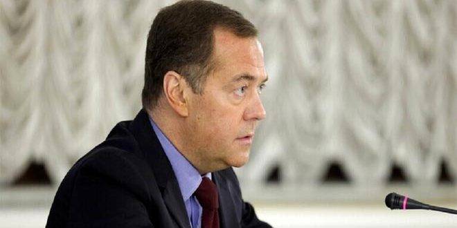 مدفيديف يحذر من محاولات الناتو نقل أسلحة نووية إلى دول جديدة العضوية