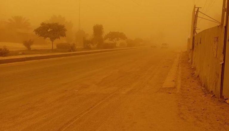 بغداد تتحول إلى مدينة صفراء