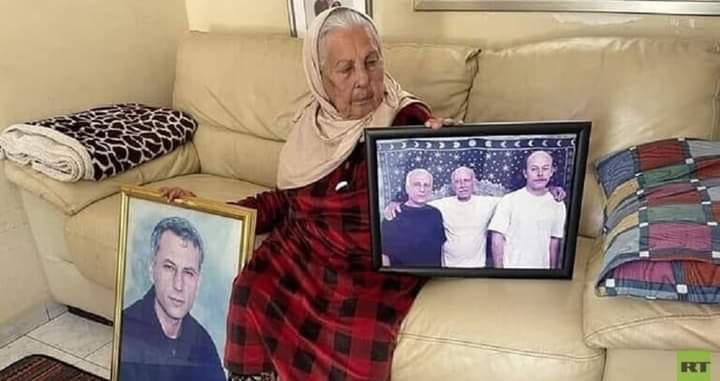 انتظرته 40 عاما وخطفها الموت قبل لقائه بأشهر.. وفاة والدة عميد الأسرى