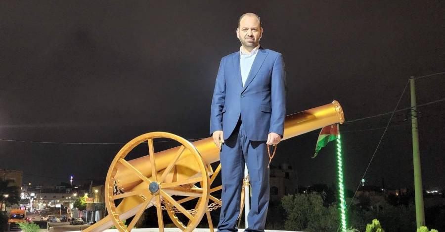 بكلفة بلغت 1400 دينار بلدية الرمثا تنجز دوار باقل التكاليف وتطلق عليه اسم موسى المدفع