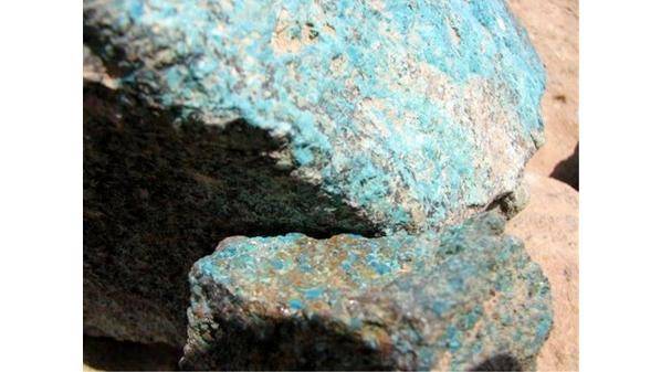 توقيع مذكرتين لاستكشاف النحاس والذهب بالأردن قريبا