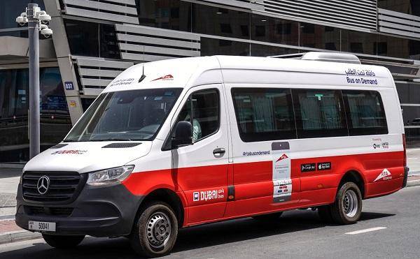 دبي.. حافلات عند باب المنزل تنقل الركاب لمواقع المواصلات العامة
