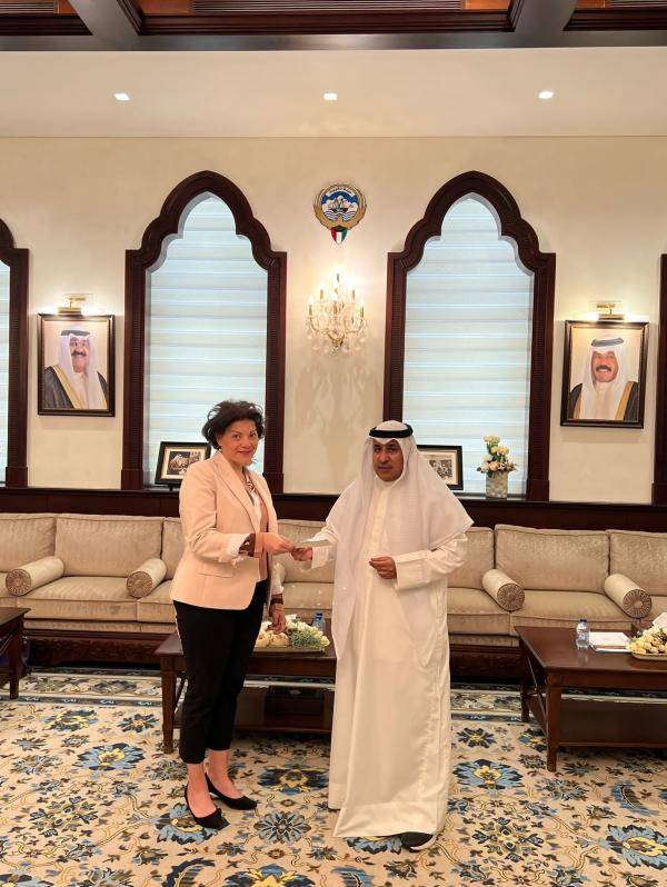 سفارة الكويت في الأردن تسلم (أونروا) التبرع السنوي بقيمة مليوني دولار