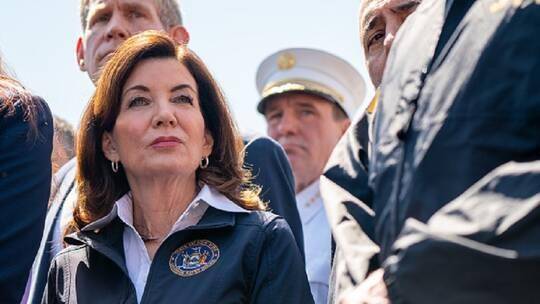 إصابة حاكمة نيويورك بكورونا