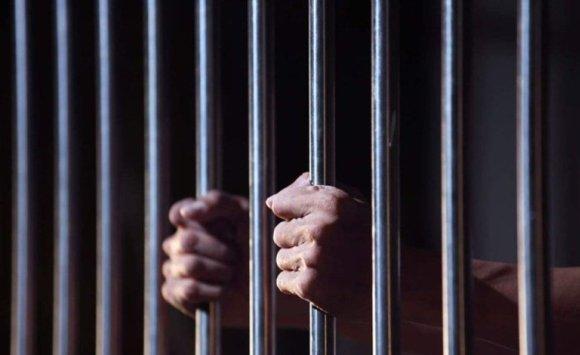 توقيف ومنع سفر لـ6 موظفين اختلسوا 3 ملايين