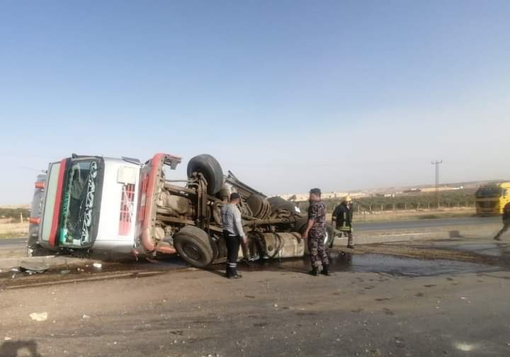 إصابة متوسطة في حادث تدهور بالزرقاء