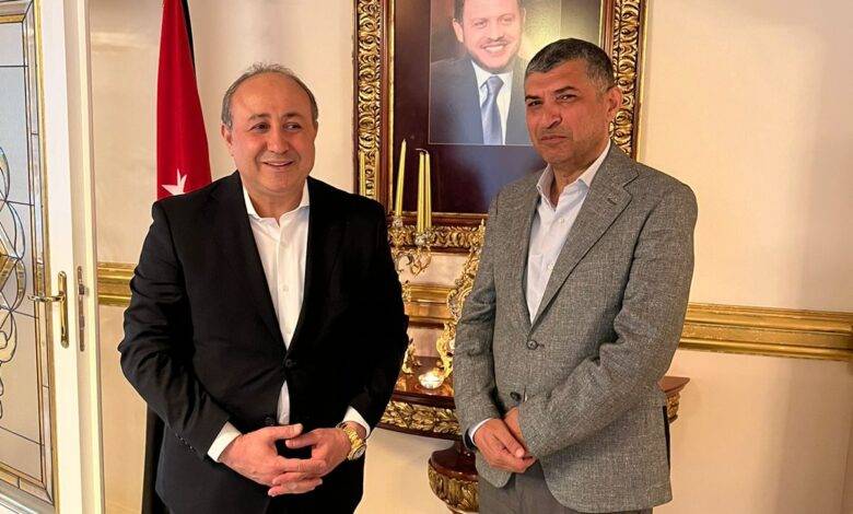 السواعير و القنصل نفاع، و هذا ما جرى بينهما