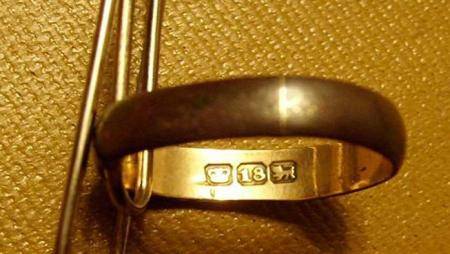 المواصفات تدعو للتأكد من وجود الدمغة على المصوغات الذهبية