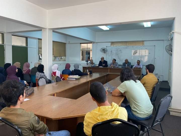 محاضرة حوارية عن هجران الفصيحة في محرابها بإدارة الدكتور نارت قاخون.