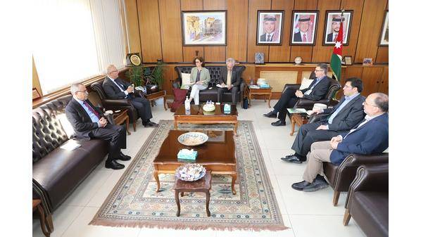 بحث التعاون بين اليرموك ومؤسسة البحوث الألمانية DFG